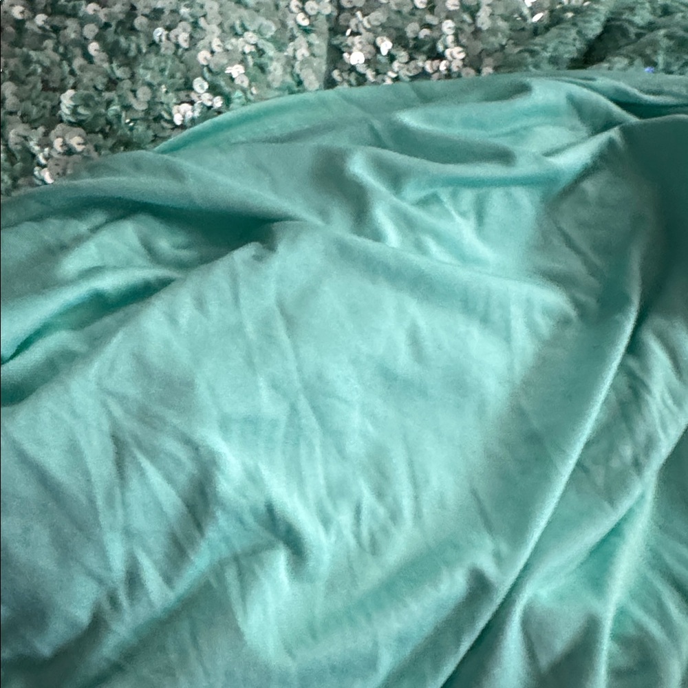 Sherri Hill Style # 51747; Sequin 2-piece halter dress - Size 6 - Picture 8 of 8